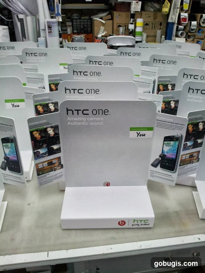 HTC One promotional displays