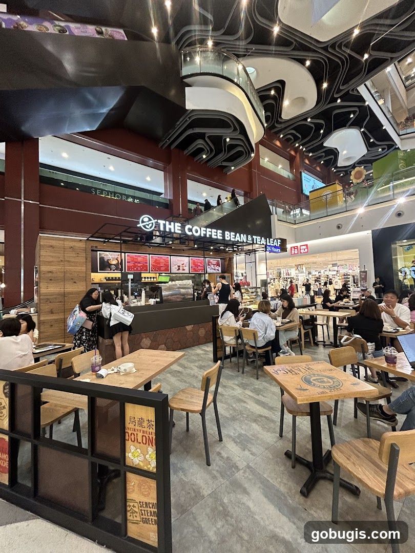 The Coffee Bean & Tea Leaf Interior