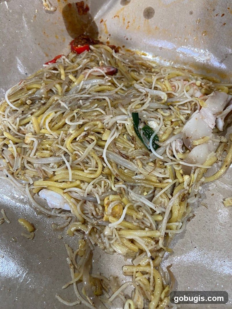 Stir-fried Noodles with Shrimp and Chili
