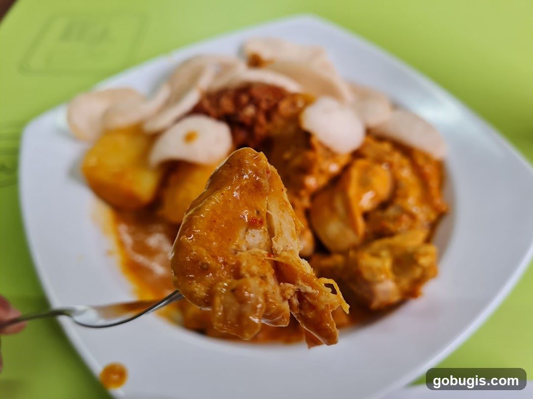 Chicken Curry with Potatoes and Crackers