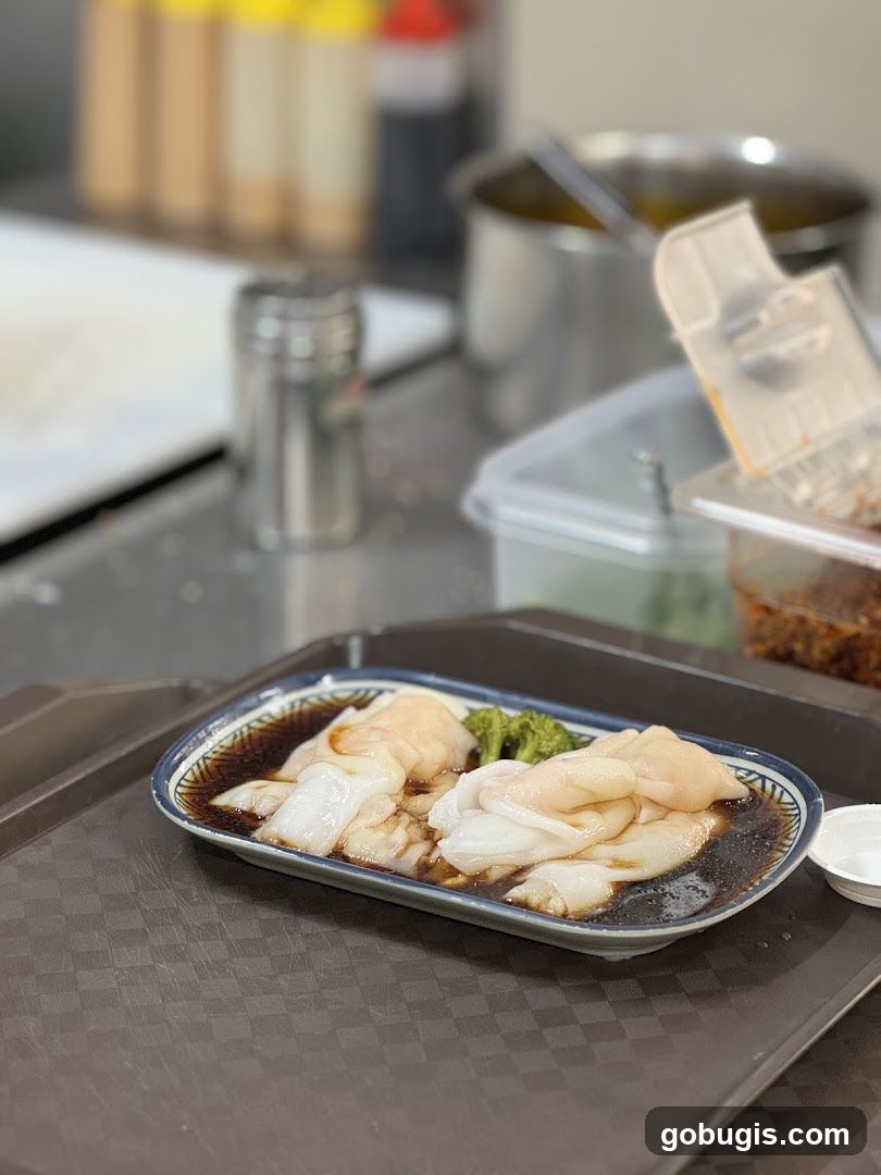 Steamed Rice Rolls with Sauce