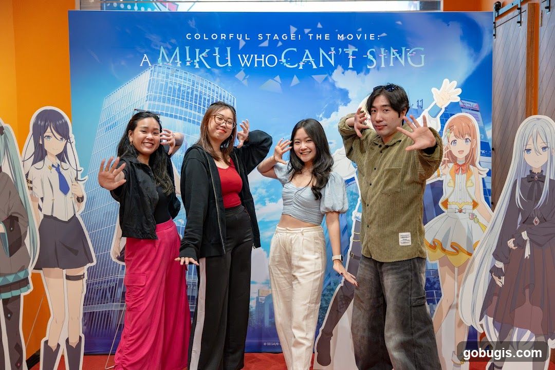 Group Poses with Anime Characters