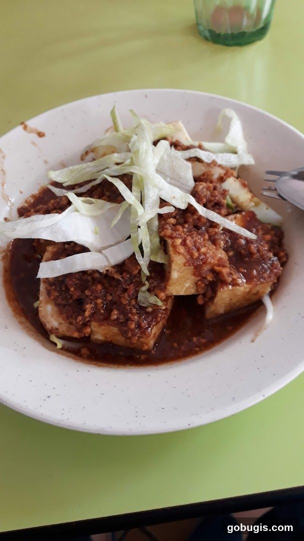 Tofu with Sauce and Shredded Lettuce