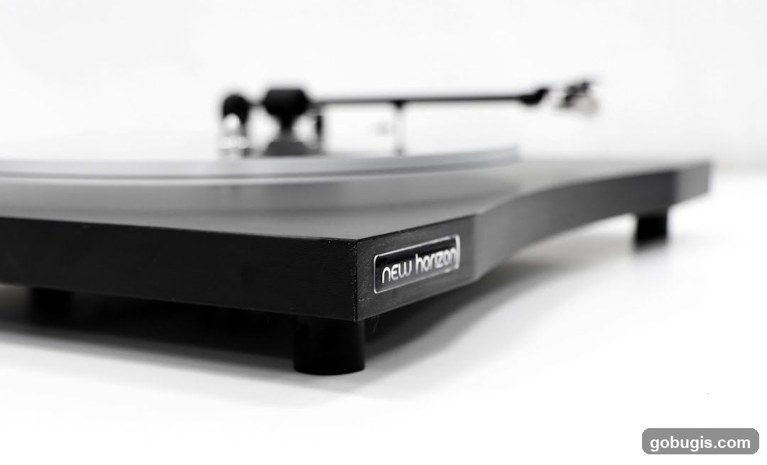 Turntable with "New Horizon" Logo