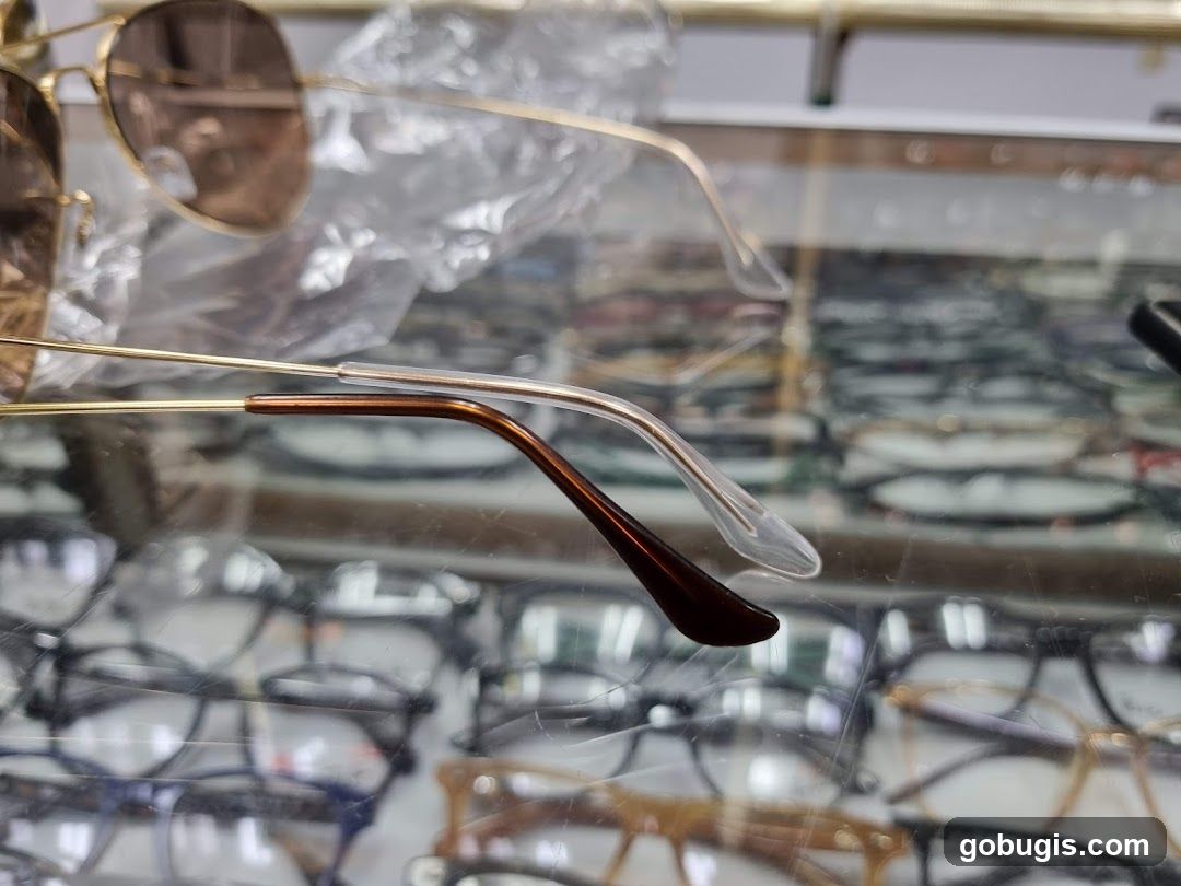 Eyeglasses Display