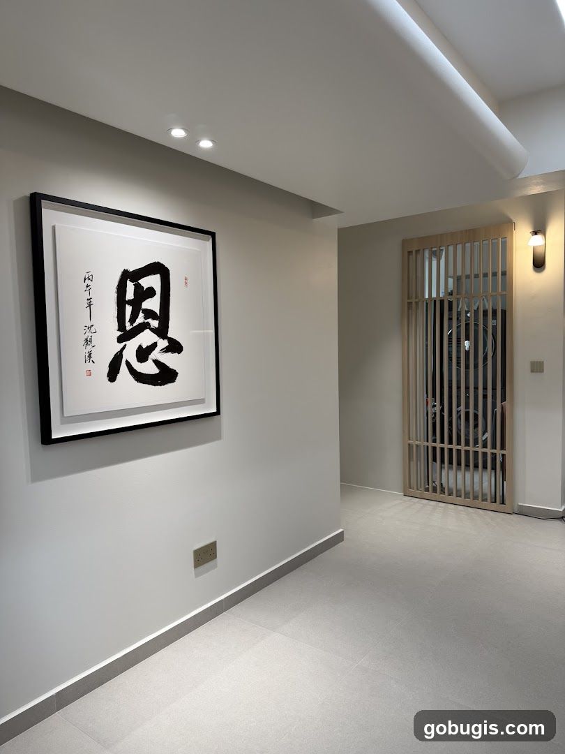 Hallway with Artwork and Japanese-style Screen