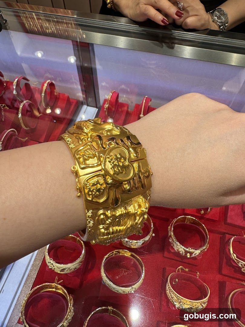 Gold Bangle with Dragon Motif
