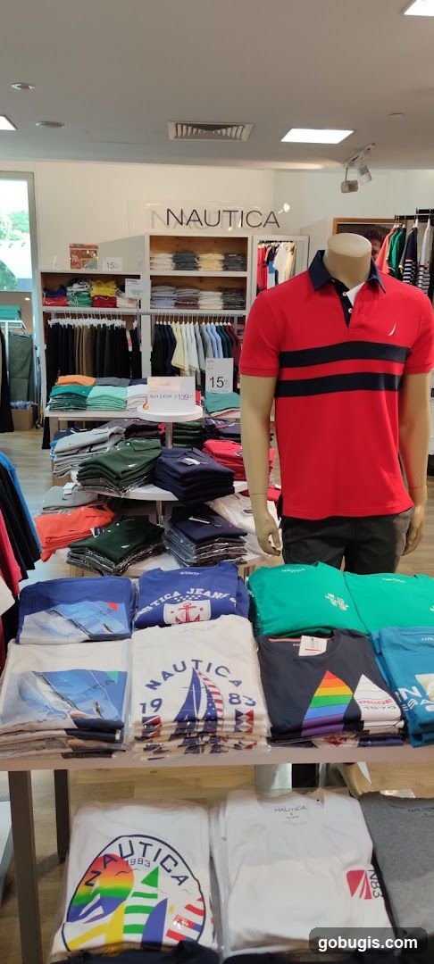 Nautica Store Display