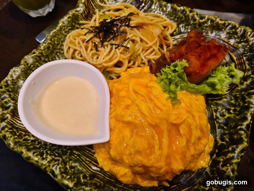 Omurice with side dishes