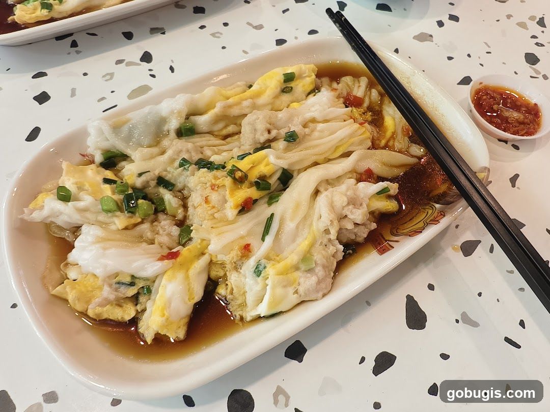 Steamed Rice Rolls with Egg and Pork
