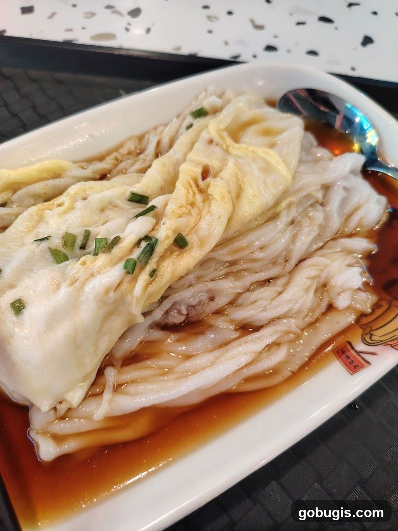 Steamed Rice Rolls with Egg and Meat