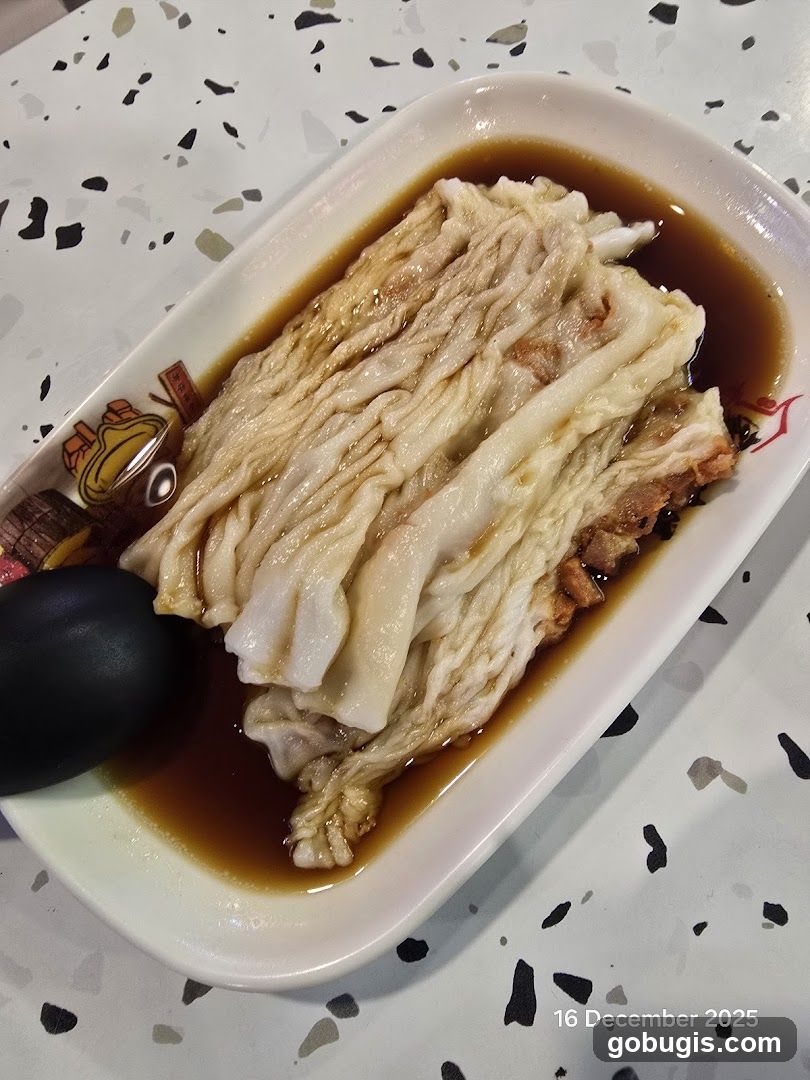 Steamed Rice Rolls with Sauce