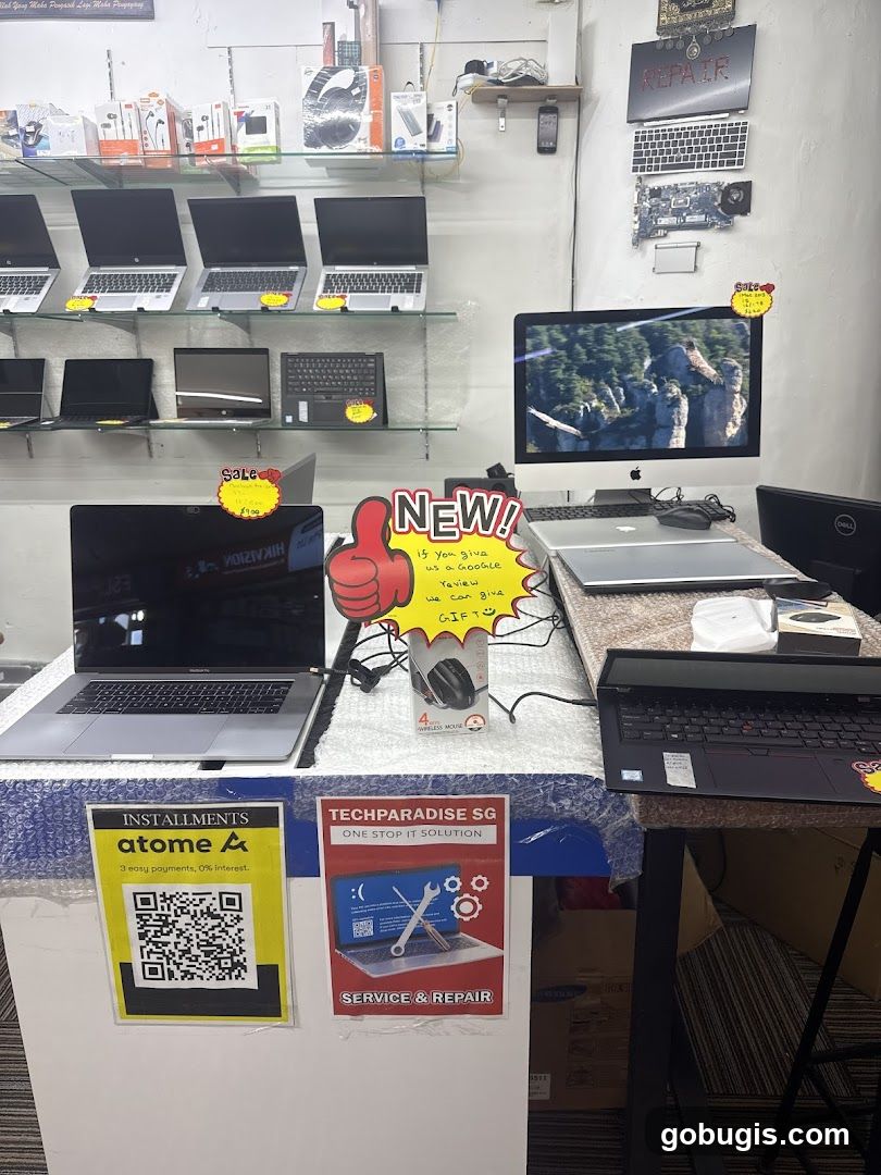 IT Store Display