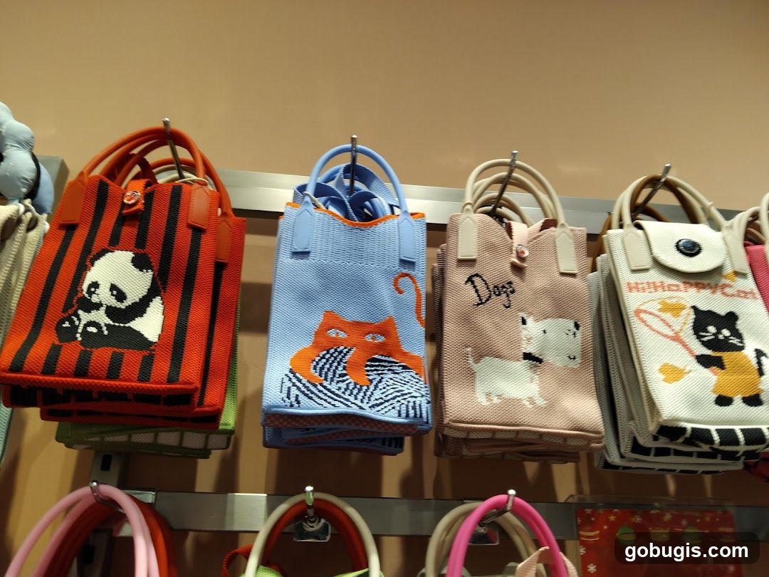Tote bags with animal designs