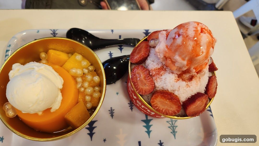 Desserts with fruit and ice cream