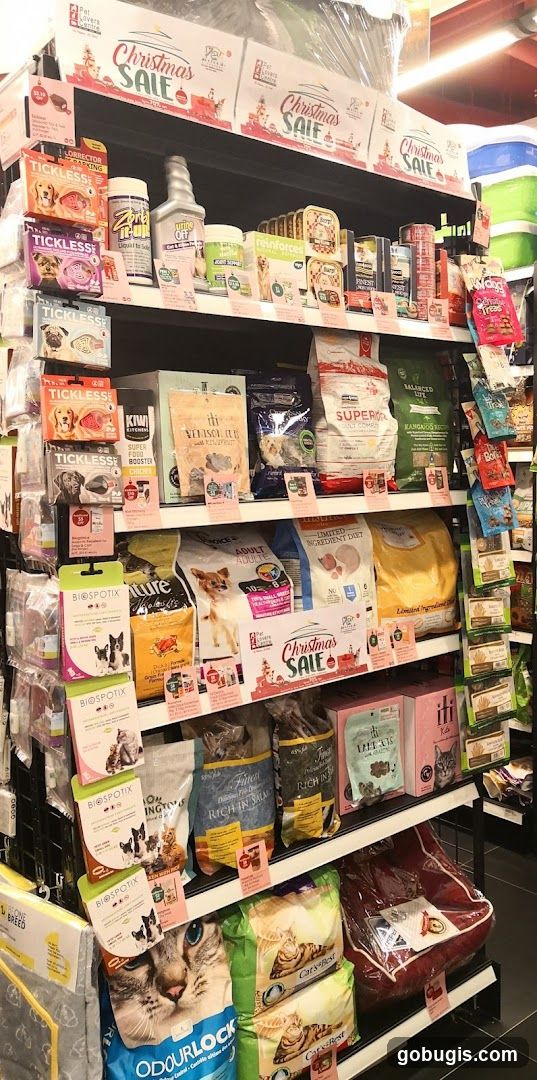 Pet Supplies Display