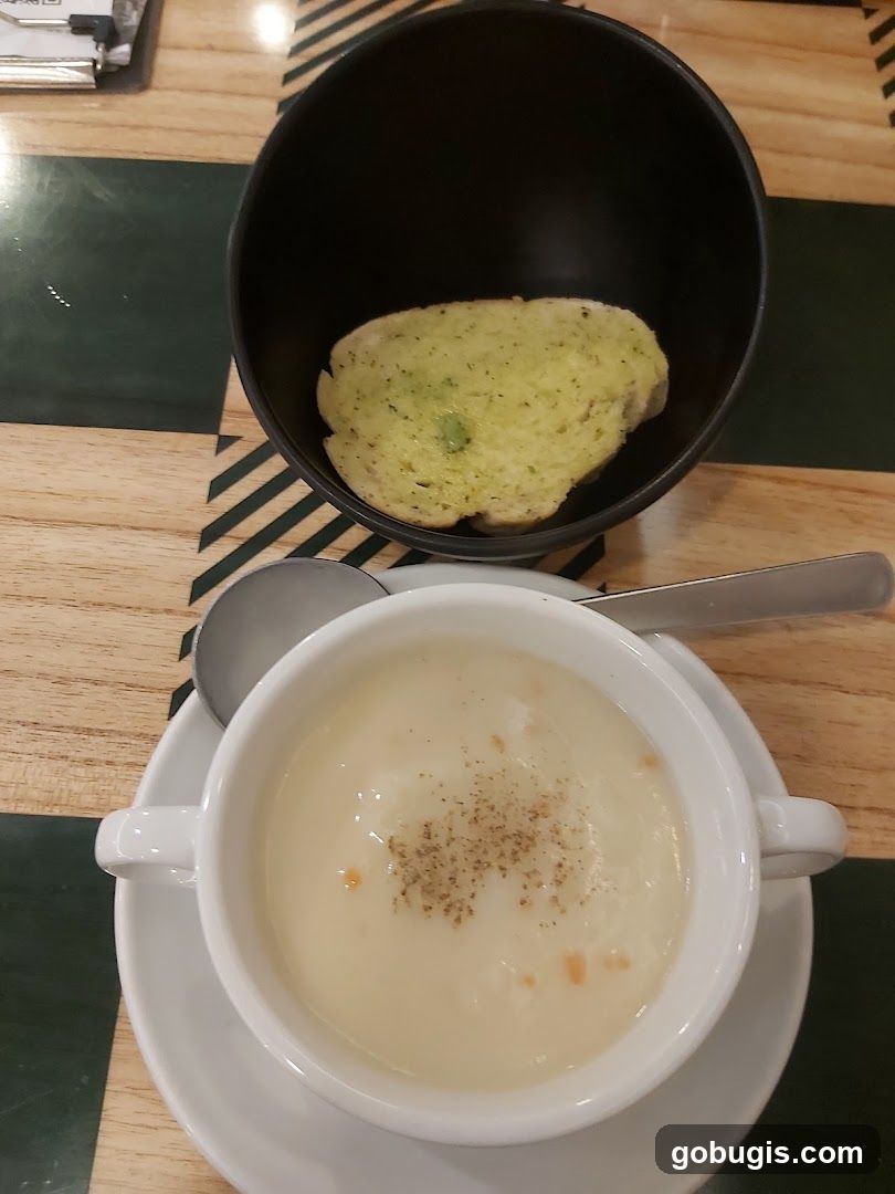 Creamy Soup with Garlic Bread