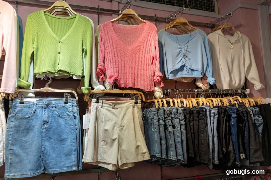 Women's Apparel Display