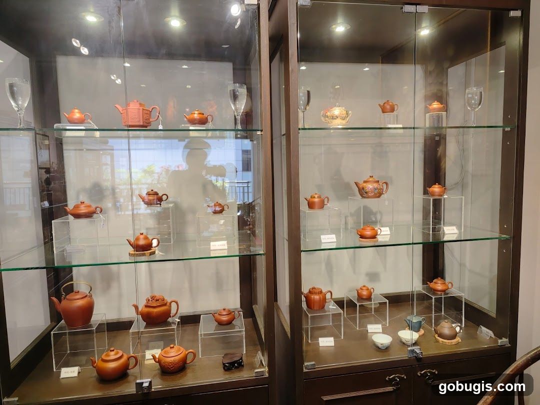 Teapot Display